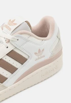 Adidas Originals Forum Unisex - Baskets Basses - Core White/Chalky Brown/Taupe 15 Adidas Originals Forum Unisex - Baskets Basses - Core White/Chalky Brown/Taupe -Femmes Vêtements Boutique 0874303fd5bf4c94a7a62053de70c504 scaled