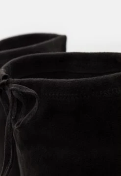 Anna Field Cuissardes - Black 11 Anna Field Cuissardes - Black -Femmes Vêtements Boutique 0991f657a3ae460ca64e6169695e5e0c scaled