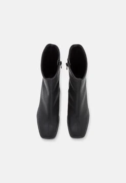Monki Bottines - Black Dark 11 Monki Bottines - Black Dark -Femmes Vêtements Boutique 1ceccae4a3684796b9b12cfbf404cfe4 scaled