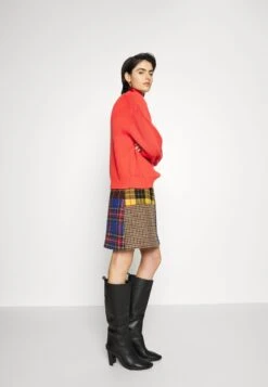 DRYKORN Tildi - Pullover - Orange 12 DRYKORN Tildi - Pullover - Orange -Femmes Vêtements Boutique 3b42ee1ad29249c59f20df2ed4383eab scaled