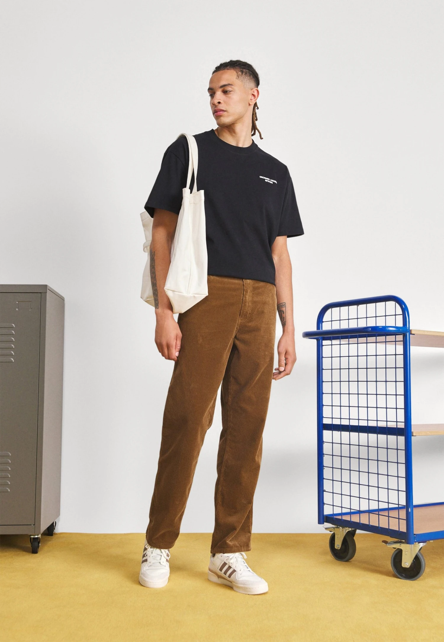 Adidas Originals Forum Unisex - Baskets Basses - Core White/Chalky Brown/Taupe 3 Adidas Originals Forum Unisex - Baskets Basses - Core White/Chalky Brown/Taupe – Image 3