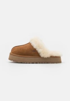 Ugg Disquette - Chaussons - Chestnut 10 Ugg Disquette - Chaussons - Chestnut -Femmes Vêtements Boutique 42a2acb95da241bc8fb872858707ea5a scaled