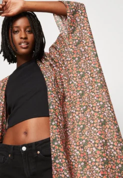 Even&Odd Veste Légère - Red 9 Even&Odd Veste Légère - Red -Femmes Vêtements Boutique 43d9cfdc31774a99b2e96d2dc6161233 scaled