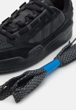 Adidas Originals Adi2000 Unisex - Baskets Basses - Core Black/Carbon -Femmes Vêtements Boutique 48389346fb1043ebb24cde28102717cc scaled