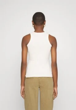 MAX & Co. Fragola - Débardeur - Beige 7 MAX & Co. Fragola - Débardeur - Beige -Femmes Vêtements Boutique 54a5a30257a942dd9d279c7aea79da85 scaled