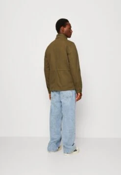 Only & Sons Onsdennis Field Jacket Unisex - Veste Légère - Olive Night -Femmes Vêtements Boutique 64b5df98911d406392d0984ce954a432 scaled