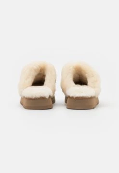 Ugg Disquette - Chaussons - Chestnut 13 Ugg Disquette - Chaussons - Chestnut -Femmes Vêtements Boutique 7ad139fafb204b06939c1bed1b37bd51 scaled