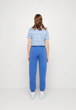 Ugg Daniella - Pantalon De Survêtement - Azul -Femmes Vêtements Boutique 80fd633e3e294f44ab25017b54250e26 scaled