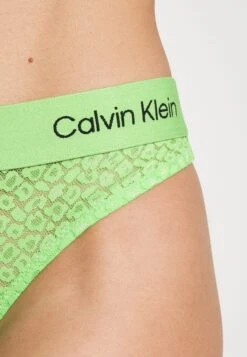 CALVIN KLEIN UNDERWEAR Modern Thong - String - Fabulous Green -Femmes Vêtements Boutique 81efd2cc319443ae9c3451069fe81312 scaled