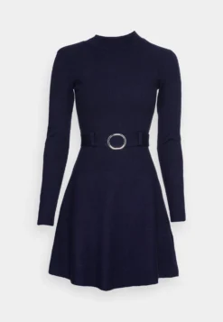 Anna Field Crew Ausschnitt Mini Strickkleid Mit Gürtel - Robe Pull - Dark Blue -Femmes Vêtements Boutique 8531c6d8030846db913342406954022d scaled
