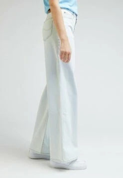 Lee Stella A Line - Jean Flare - Brisk Air 7 Lee Stella A Line - Jean Flare - Brisk Air -Femmes Vêtements Boutique c38db3265a4742deadc746e9cd574c46