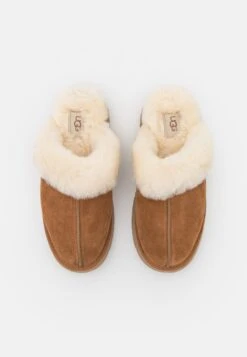 Ugg Disquette - Chaussons - Chestnut 15 Ugg Disquette - Chaussons - Chestnut -Femmes Vêtements Boutique e7285c3843ba4f50963a7119606316e7 scaled