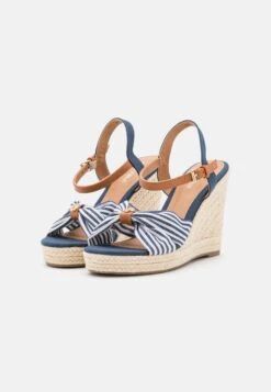 Anna Field Sandales À Talons Hauts - Dark Blue 8 Anna Field Sandales À Talons Hauts - Dark Blue -Femmes Vêtements Boutique e7db8cb773a848a8b386985d3d457554 scaled