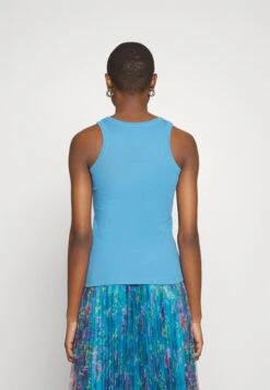 MAX & Co. Fragola - Débardeur - Sky Blue 8 MAX & Co. Fragola - Débardeur - Sky Blue -Femmes Vêtements Boutique eebd8af7a2fe4bfa88938519b231ddec scaled